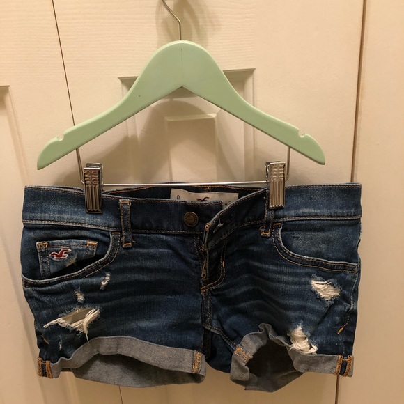 Hollister low rise denim shorts, size 0. - Picture 1 of 2